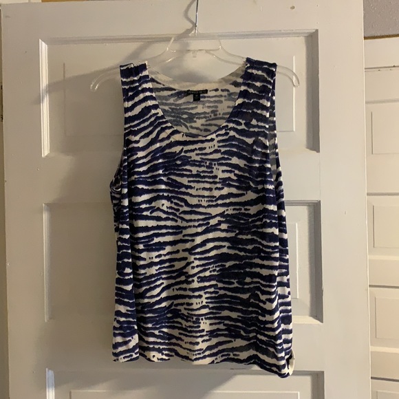 Gorgeous and figure flattering twin set - Picture 5 of 9